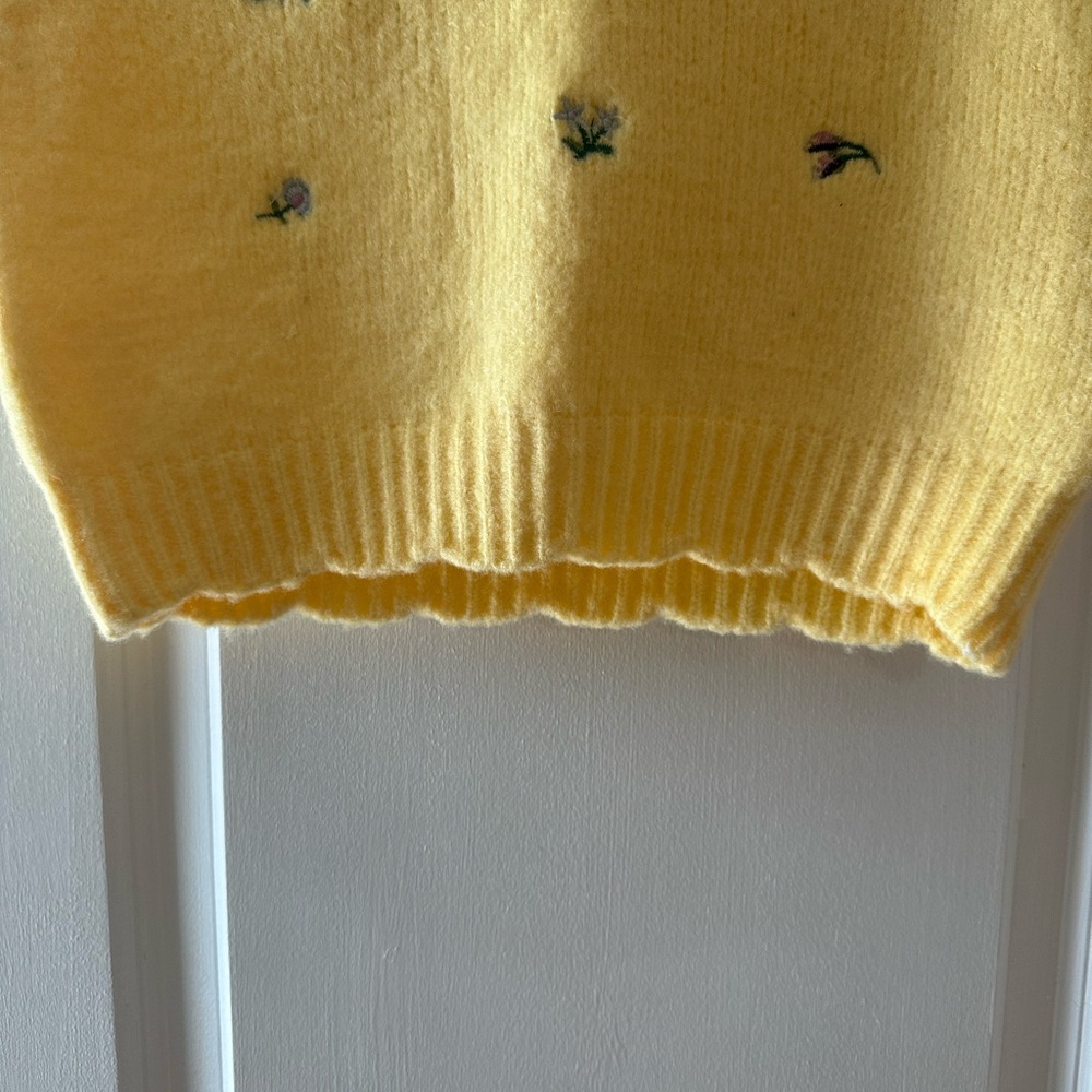 BBWM, size small, yellow sweater vest - Picture 8 of 8